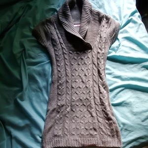 Grey short sleeve knit top